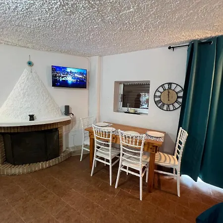 Apartamento Ciel Apartment, 5 Minutes Walk From Beach! Ýpsos