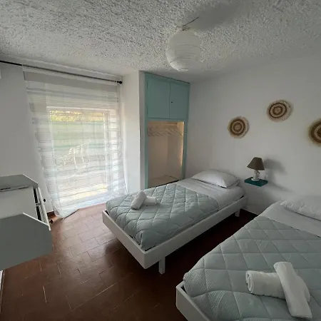 Ciel Apartment, 5 Minutes Walk From Beach! 입소스