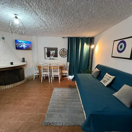 Appartement Ciel Apartment, 5 Minutes Walk From Beach! Ýpsos